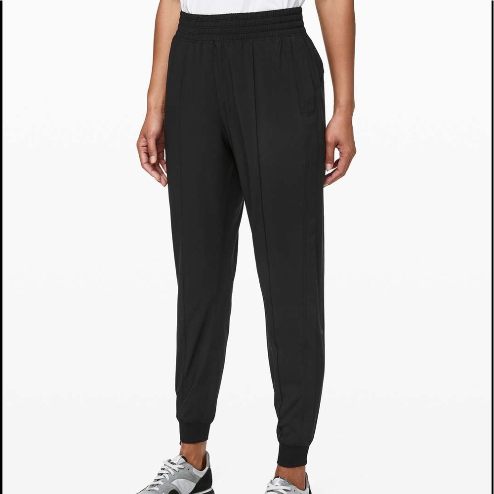 Lululemon Wanderer Jogger NWT size 2